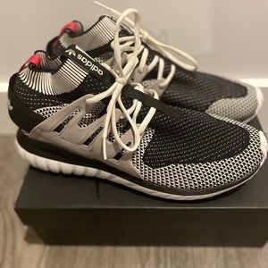 Adidas tubular primeknit black pink